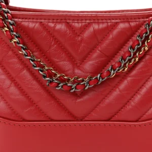 Chanel Aged Chevron Quilted Calfskin Small Gabrielle Hobo Red detail2