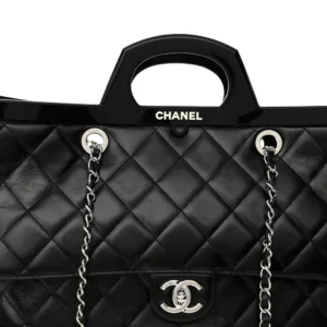 Chanel Quilted Glazed Calfskin Large CC Delivery Tote Black detail2